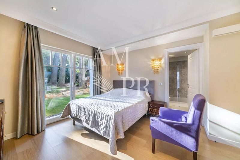 Villa - 257 m² - 4 pièces