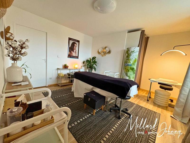 Maison - 204 m² - 9 pièces