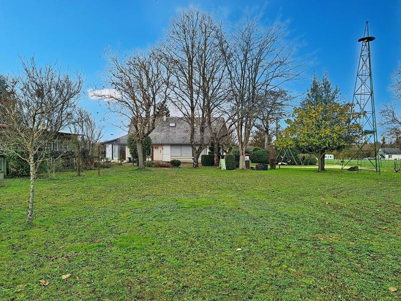 Maison - 168 m² - 8 pièces