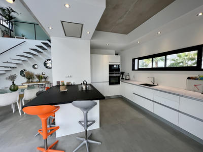 Maison - 131 m² - 6 pièces