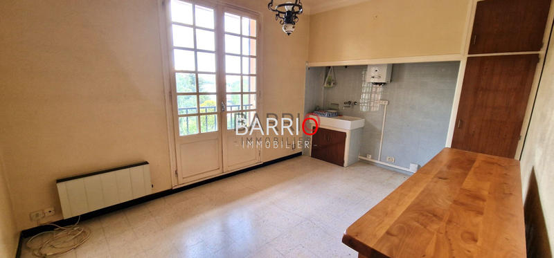 Maison - 230 m² - 10 pièces