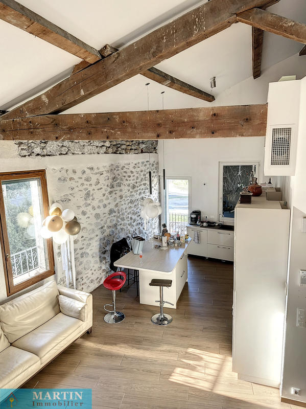 Maison - 230 m² - 8 pièces