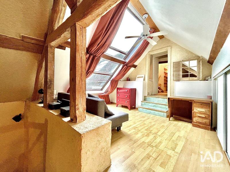 Maison - 210 m² - 7 pièces