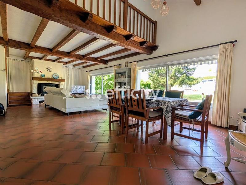 Maison - 150 m² - 8 pièces