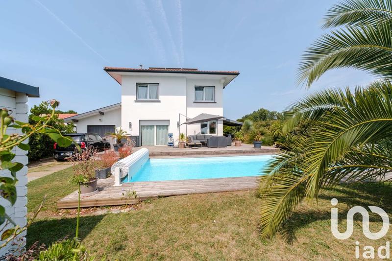 Maison - 186 m² - 7 pièces