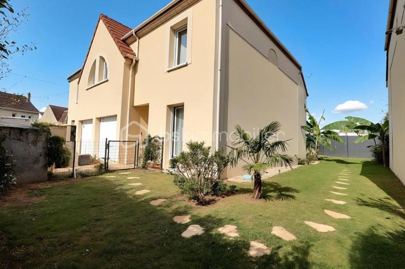 Maison - 104 m² - 5 pièces