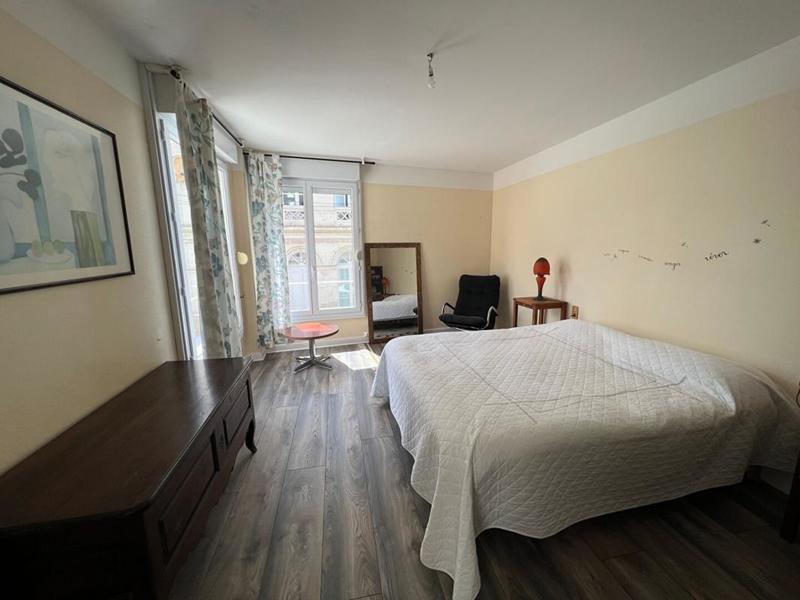 Maison - 208 m² - 8 pièces