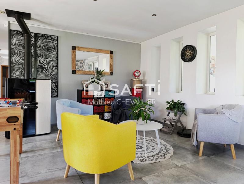 Maison - 168 m² - 8 pièces