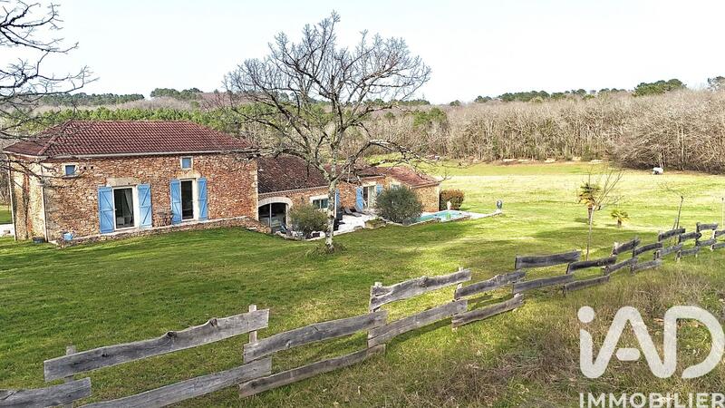 Maison - 200 m² - 5 pièces