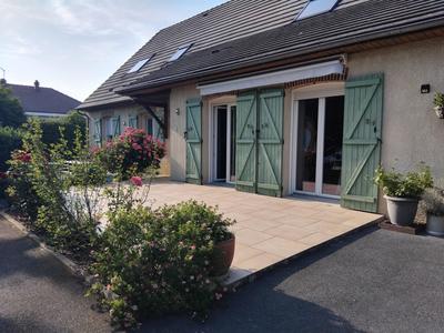 Maison - 182 m² - 9 pièces