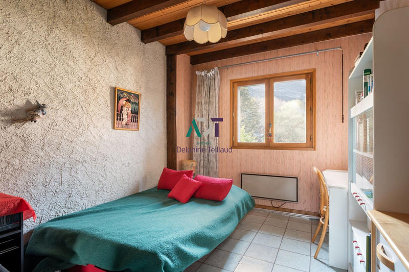 Maison - 187 m² - 8 pièces