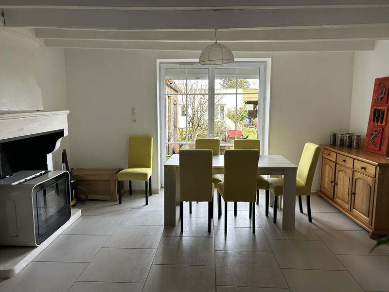 Maison - 140 m² - 5 pièces