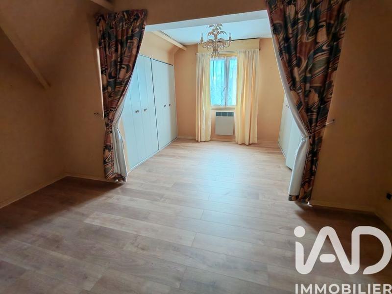 Maison - 300 m² - 12 pièces