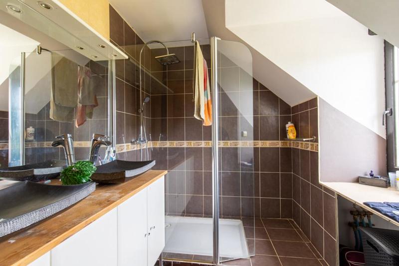 Maison - 245 m² - 7 pièces