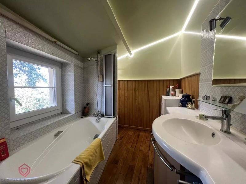 Propriété - 356 m² - 15 pièces