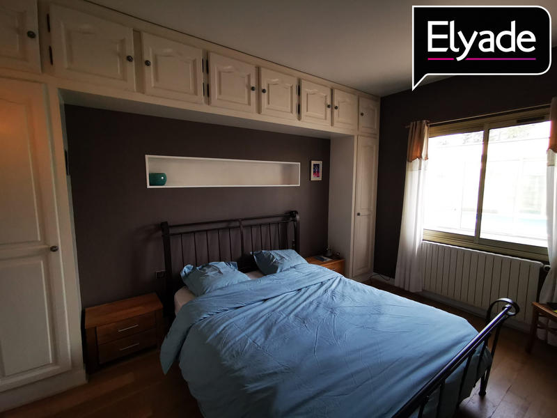 Maison - 202 m² - 6 pièces