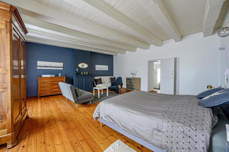 Maison de village - 239 m² - 8 pièces