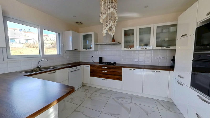 Maison - 163 m² - 6 pièces