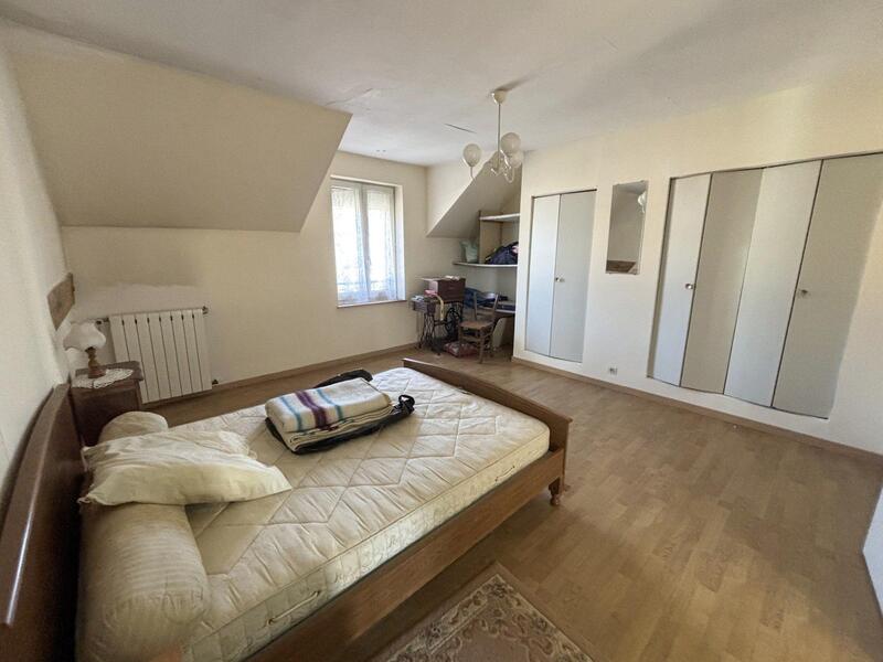 Maison - 171 m² - 7 pièces