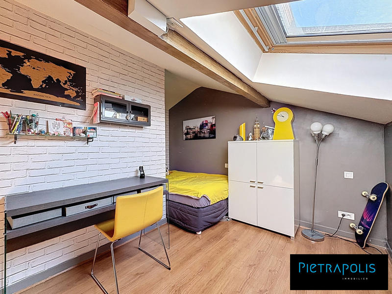 Maison - 260 m² - 8 pièces