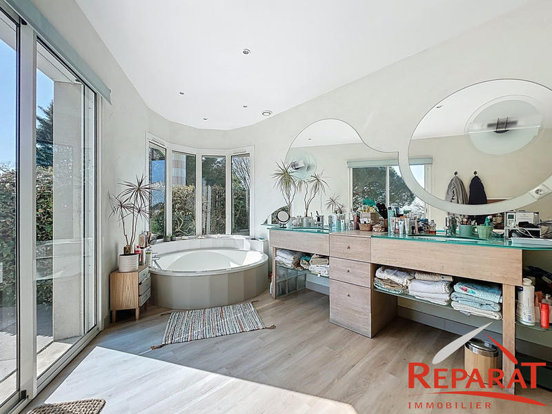 Maison contemporaine - 280 m² - 7 pièces