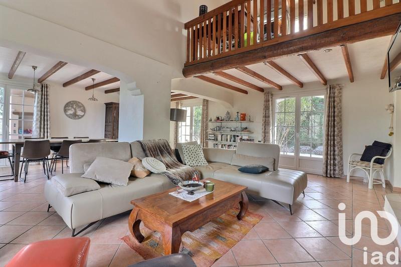 Maison - 216 m² - 6 pièces