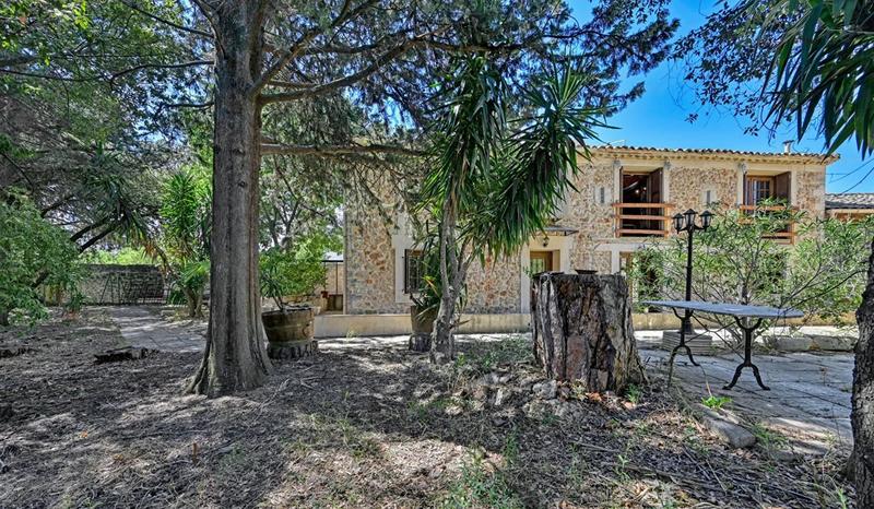 Maison - 247 m² - 9 pièces