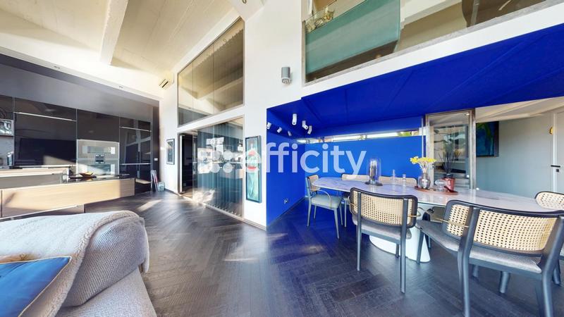 Loft - 149 m² - 4 pièces