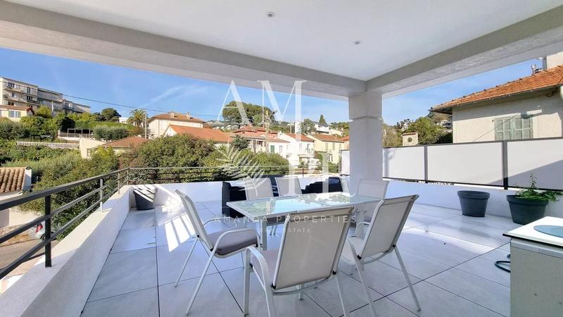 Villa - 350 m² - 8 pièces