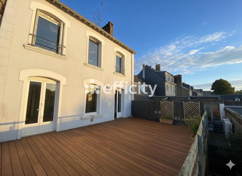 Appartement - 198 m² - 10 pièces