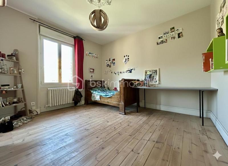 Maison - 168 m² - 8 pièces