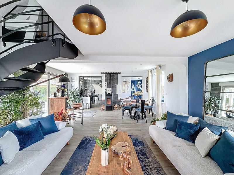 Maison - 170 m² - 7 pièces