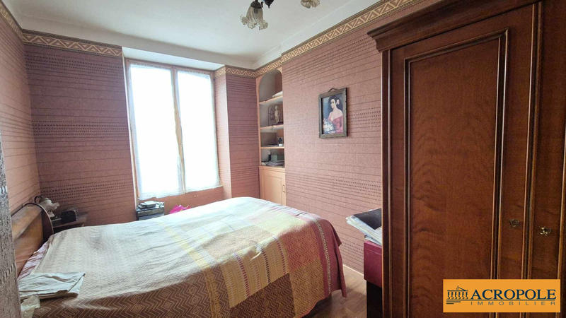 Maison - 280 m² - 12 pièces