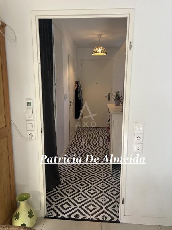 Maison jumelée - 92 m² - 4 pièces