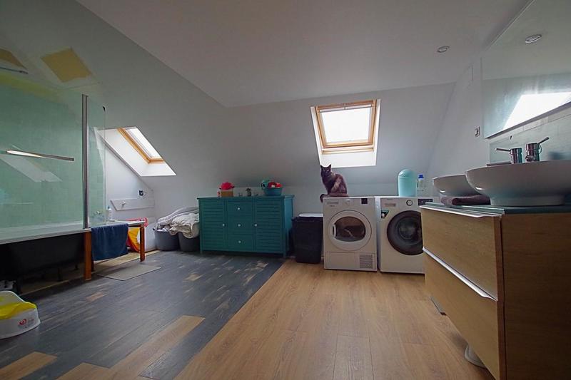 Maison - 166 m² - 6 pièces