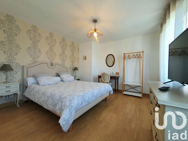 Maison - 218 m² - 8 pièces