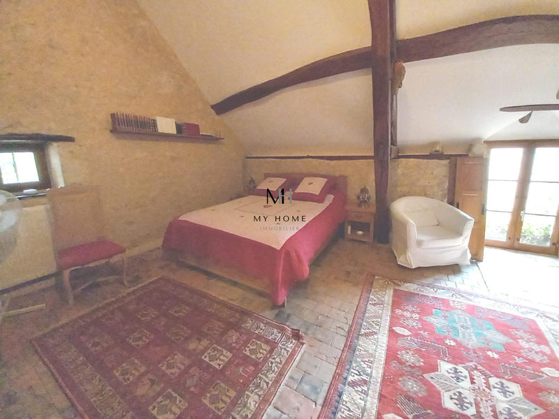 Maison - 360 m² - 8 pièces