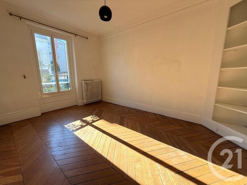 Appartement - 95 m² - 6 pièces