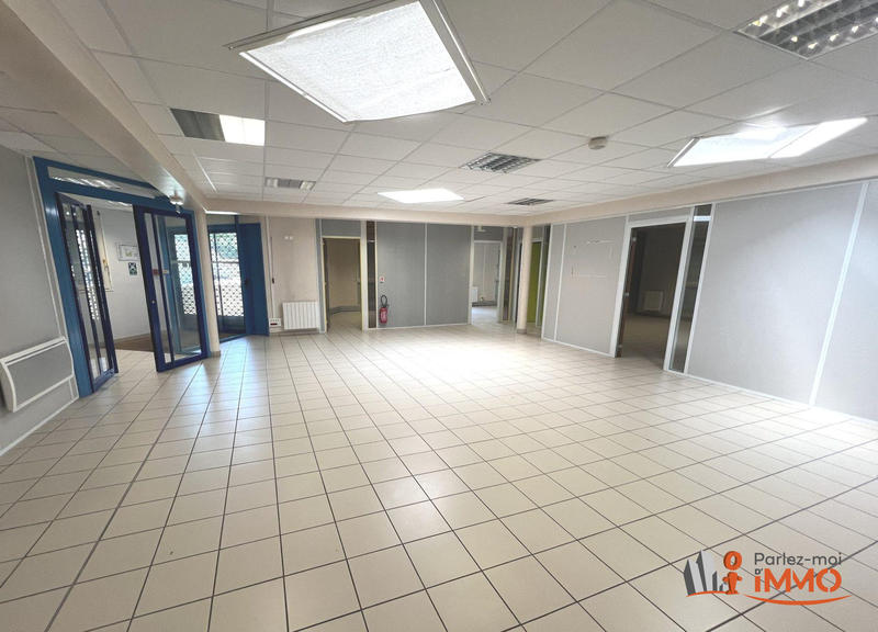 Local d'activités - 330 m² - 16 pièces