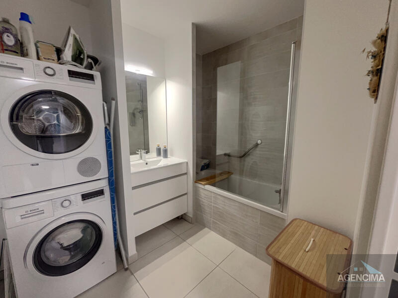 Appartement - 100 m² - 4 pièces