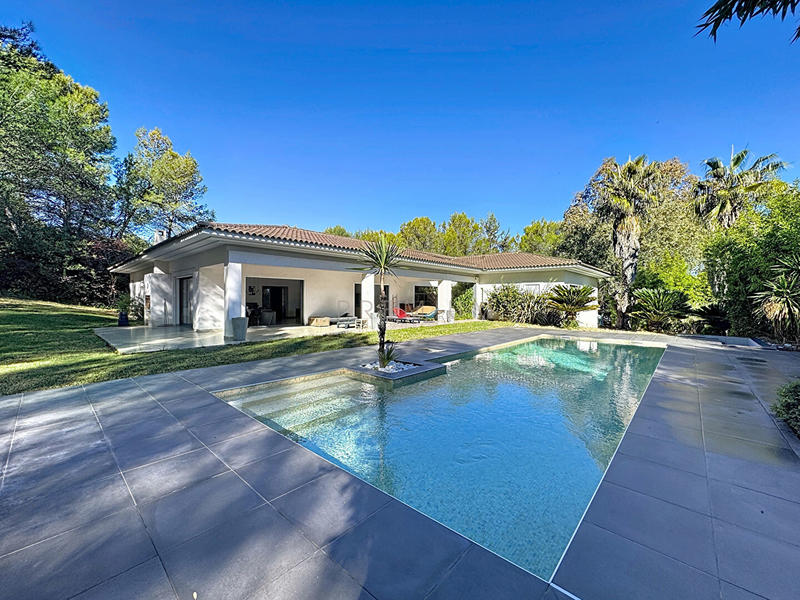 Maison d'architecte - 262 m² - 7 pièces