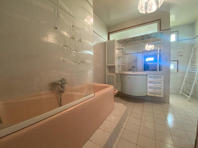 Maison - 295 m² - 12 pièces