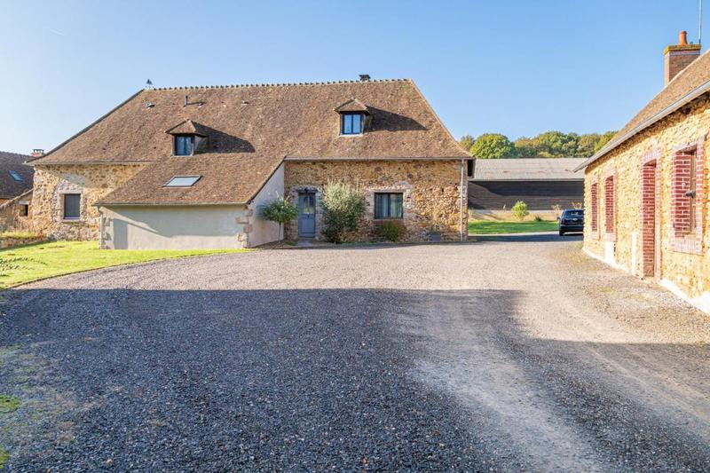 Maison en pierre - 224 m² - 6 pièces
