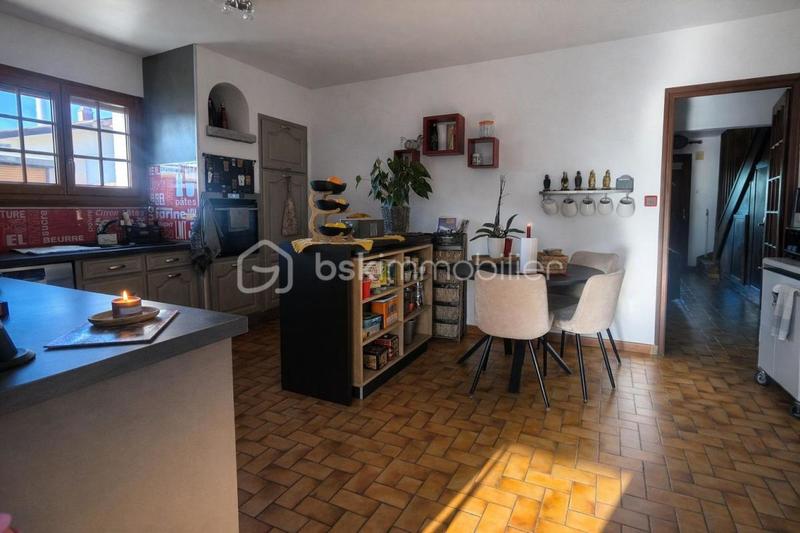 Maison - 200 m² - 6 pièces