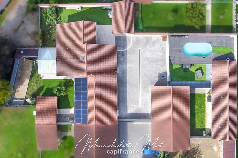 Maison - 220 m² - 6 pièces