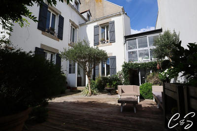 Maison - 141 m² - 6 pièces