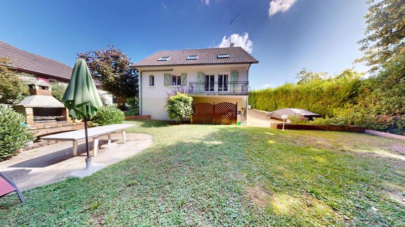 Maison - 166 m² - 7 pièces