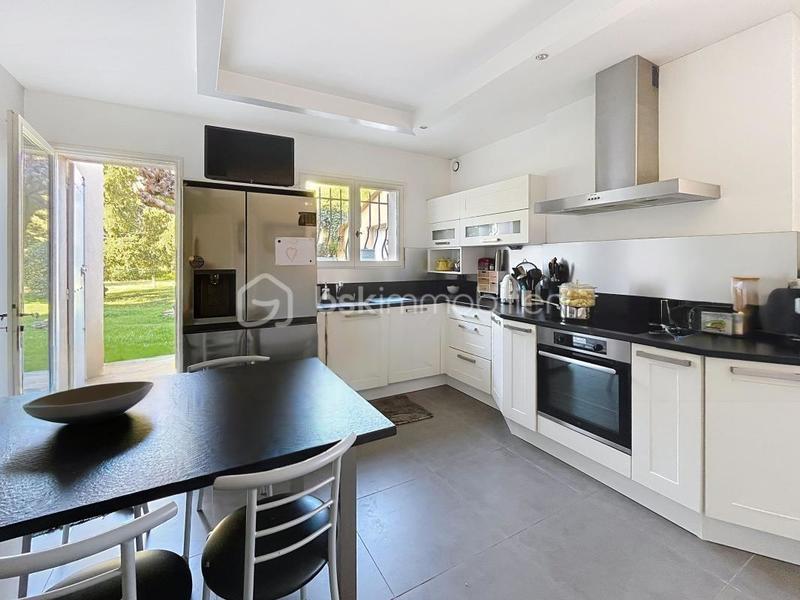 Maison - 180 m² - 7 pièces