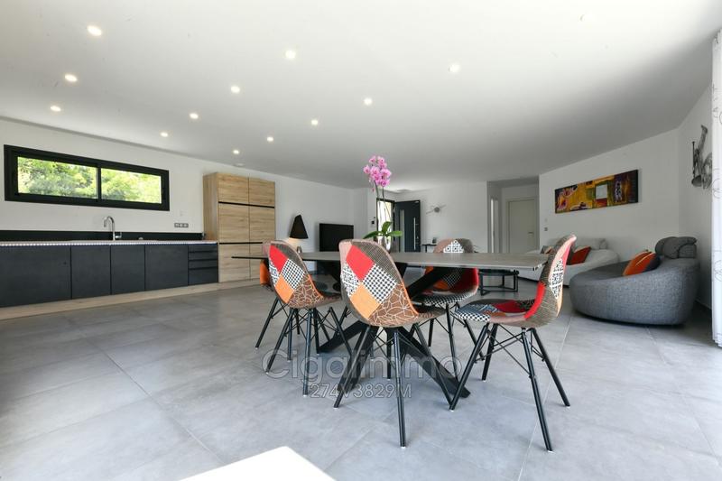 Villa - 163 m² - 6 pièces