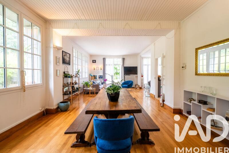 Maison - 408 m² - 15 pièces